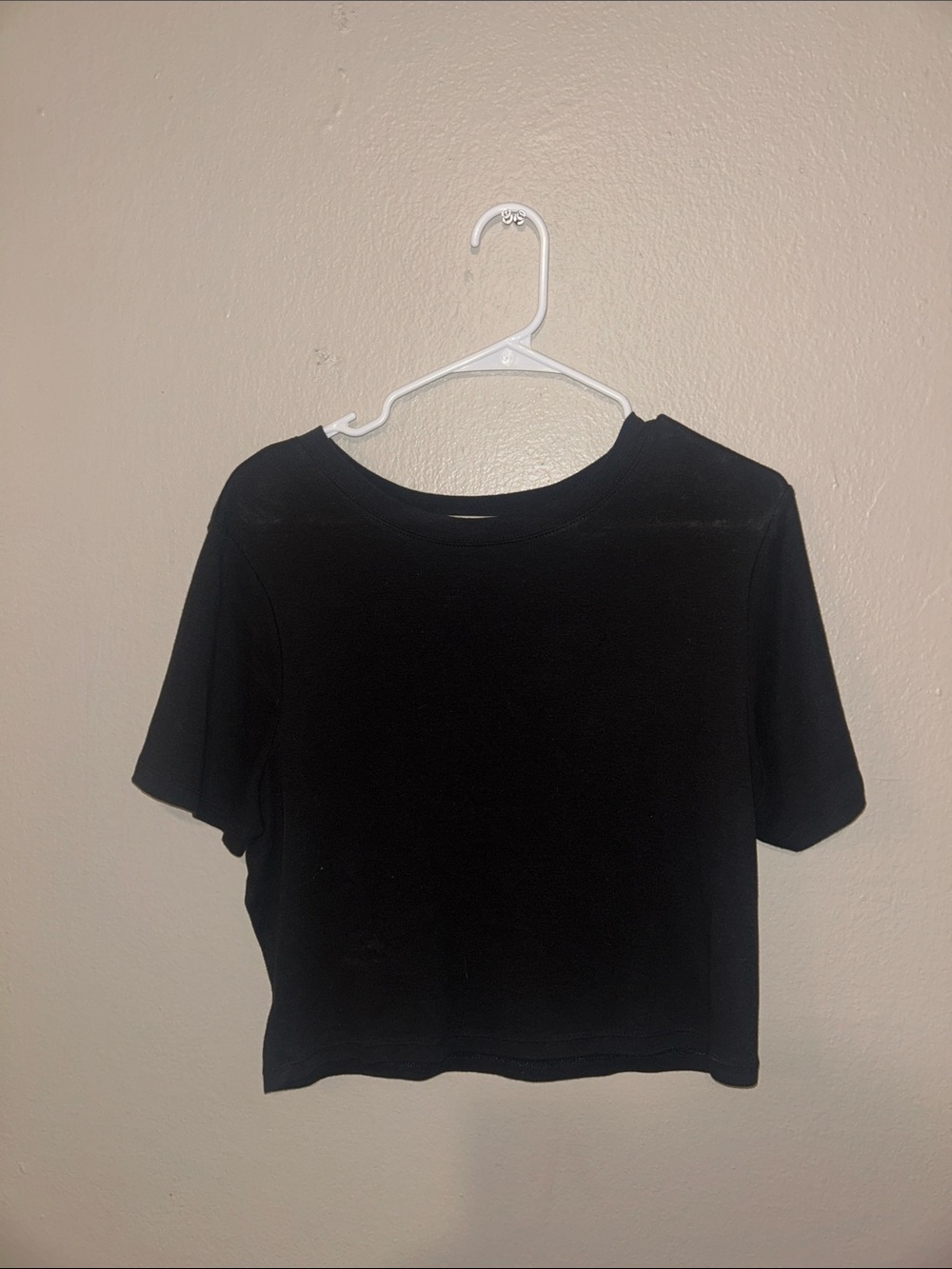 Black short sleeve crop